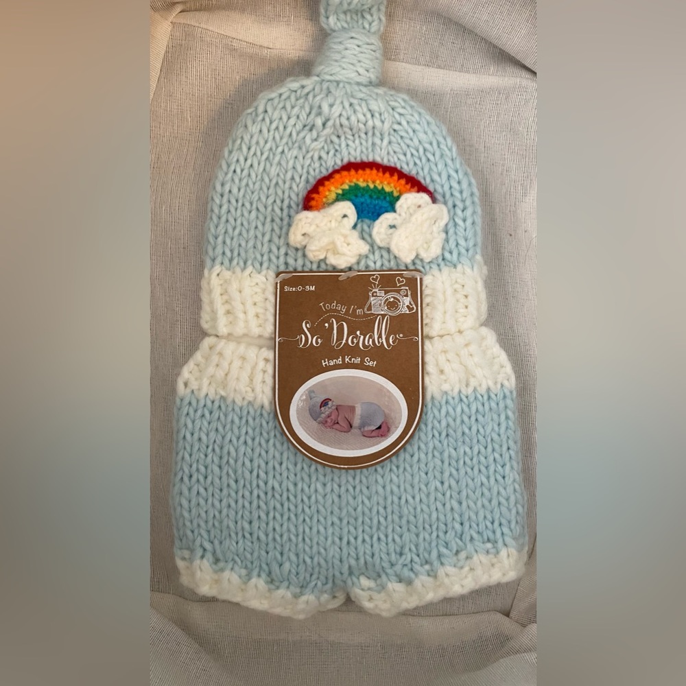 NWT Newborn Rainbow Knit Hat & Diaper Cover Set (0-3M)